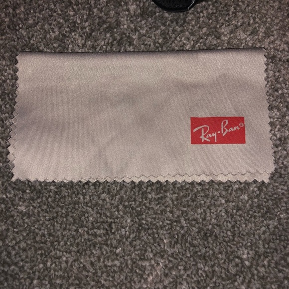 Ray-Ban Men’s Silver Aviators - Picture 5 of 5